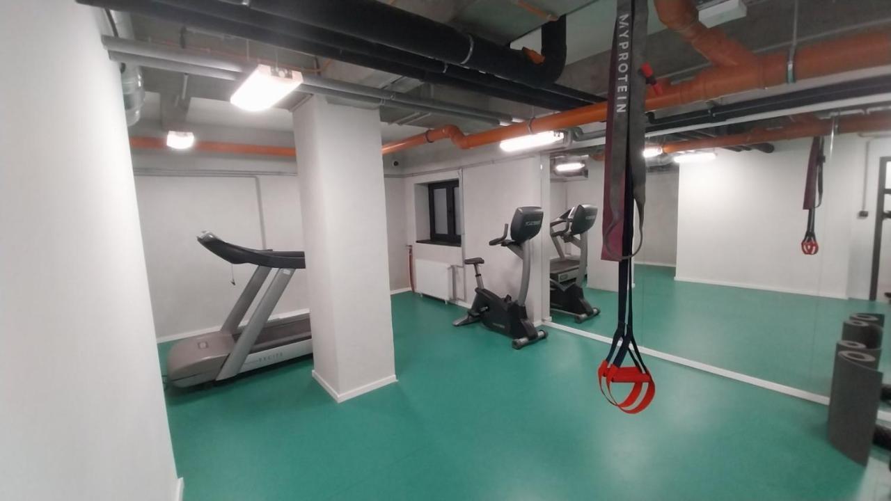 Peaceful Basement Apartment With Terrace & Free Gym Budapest Exteriör bild
