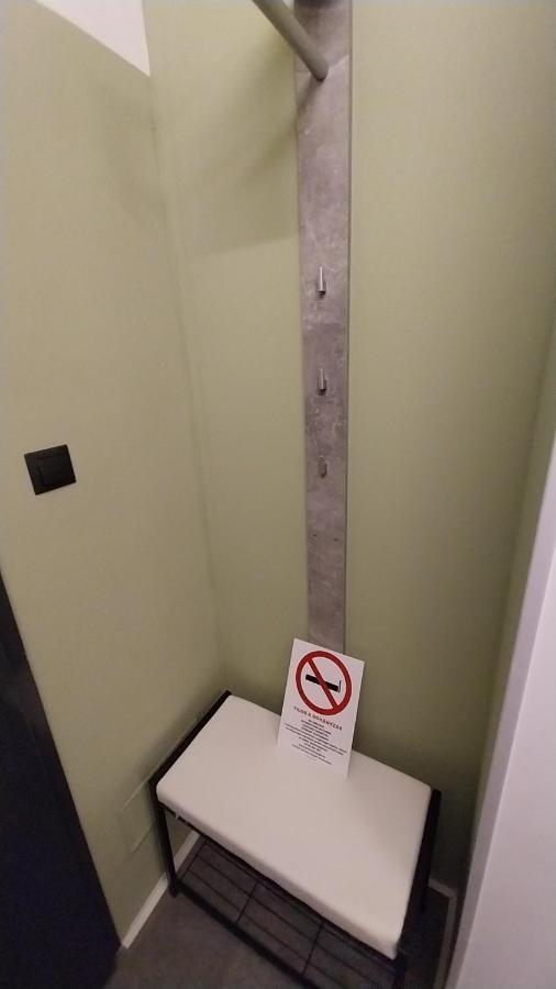 Peaceful Basement Apartment With Terrace & Free Gym Budapest Exteriör bild