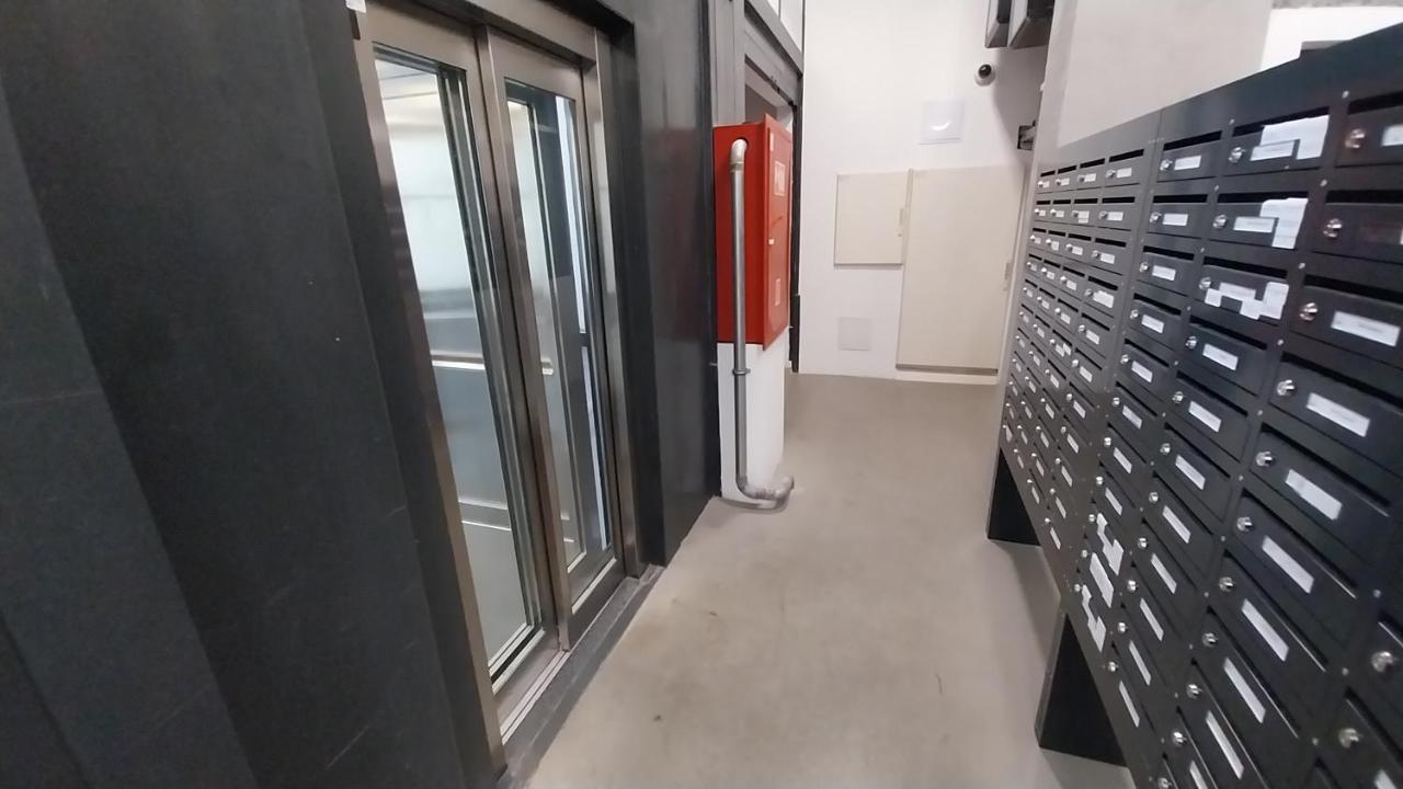 Peaceful Basement Apartment With Terrace & Free Gym Budapest Exteriör bild