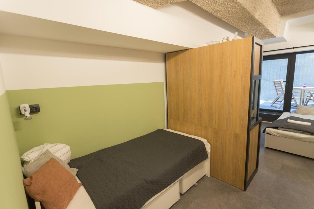Peaceful Basement Apartment With Terrace & Free Gym Budapest Exteriör bild