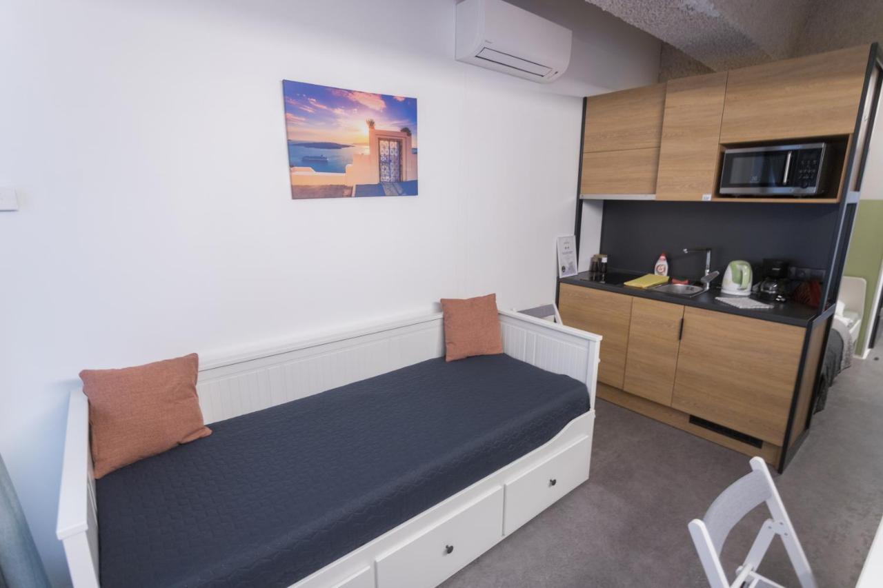 Peaceful Basement Apartment With Terrace & Free Gym Budapest Exteriör bild