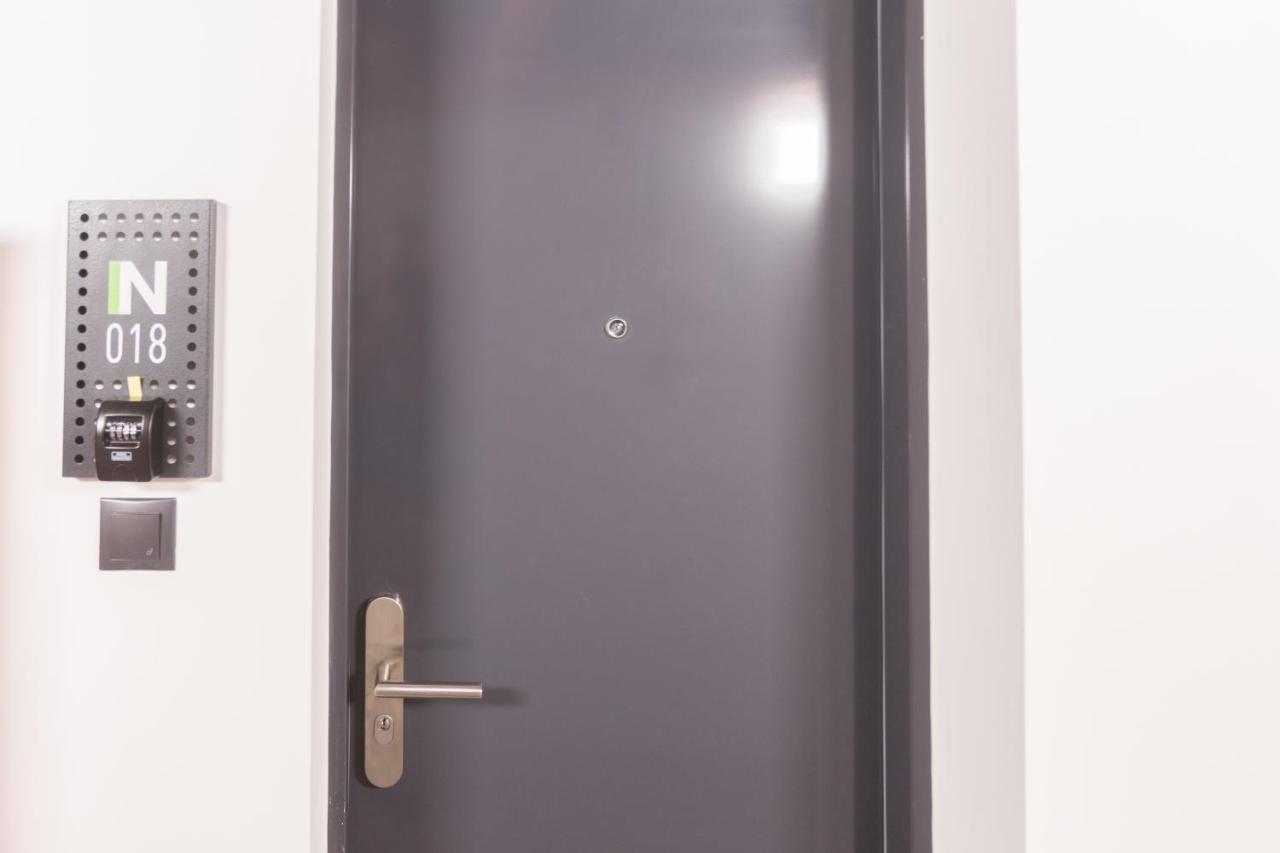 Peaceful Basement Apartment With Terrace & Free Gym Budapest Exteriör bild
